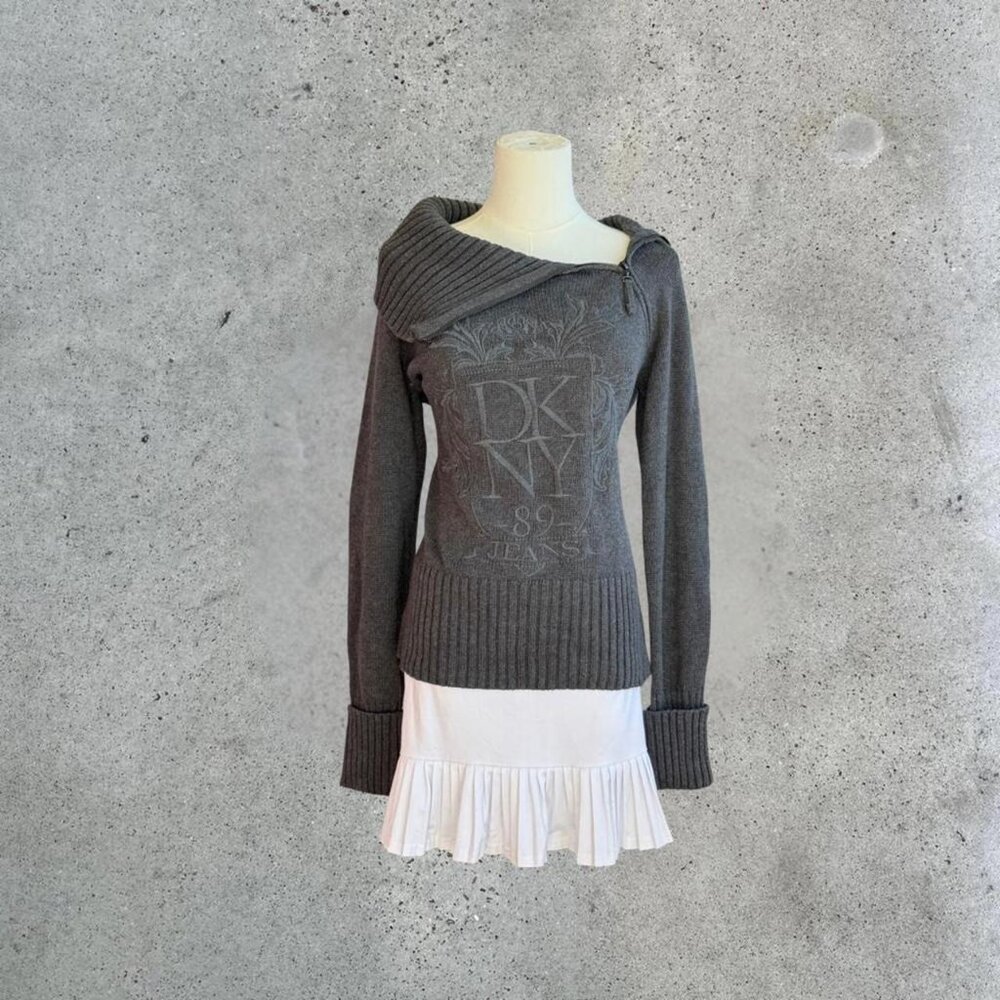 2000s grey DKNY sweater